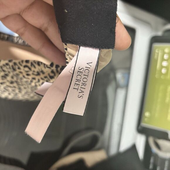 Victoria's Secret No Wire/Sans Armature Bra Cheetah Print Size 36DDD Preowned - Picture 6 of 8